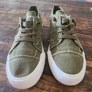 Ladies shoes